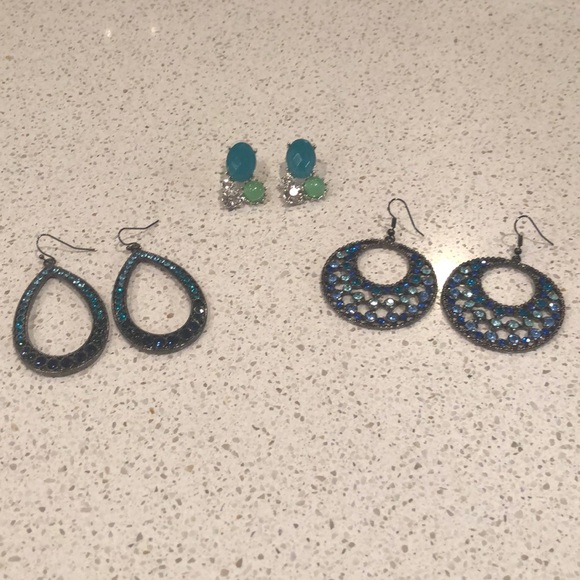 Set of three blue earrings - Picture 1 of 1